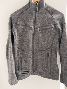 Peak Performance women’s  Gray Full-Zip sweater